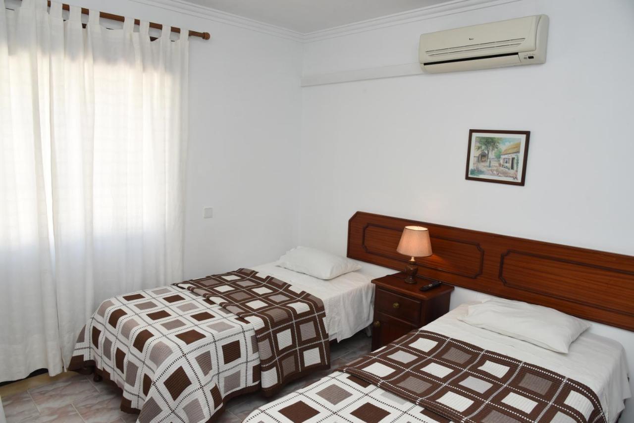 Flor Da Primavera - Residencial E Apartamentos ازامبوجا المظهر الخارجي الصورة